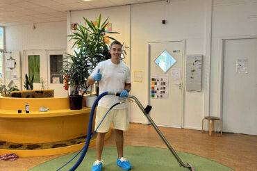 Vloerkleden reinigen voor een basisschool in Heerenveen