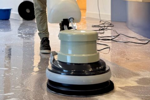 Linoleum vloer reinigen