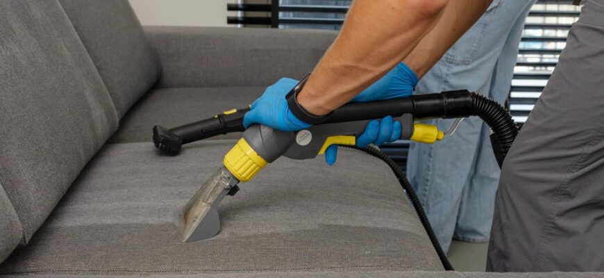 De Voordelen van Professionele Bankreiniging: Geef Je Bank Een Nieuw Leven [2023]