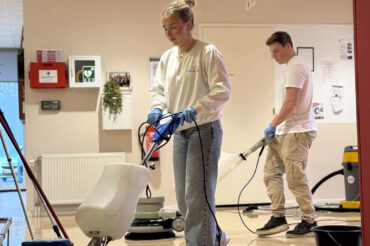 Linoleum vloeronderhoud in een wijkcentrum in Groningen