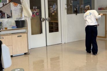 Linoleum vloeronderhoud basisschool Koen de Poetskampioen 1